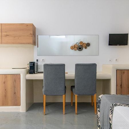 Big Blue Suites & Apartments キオニア エクステリア 写真